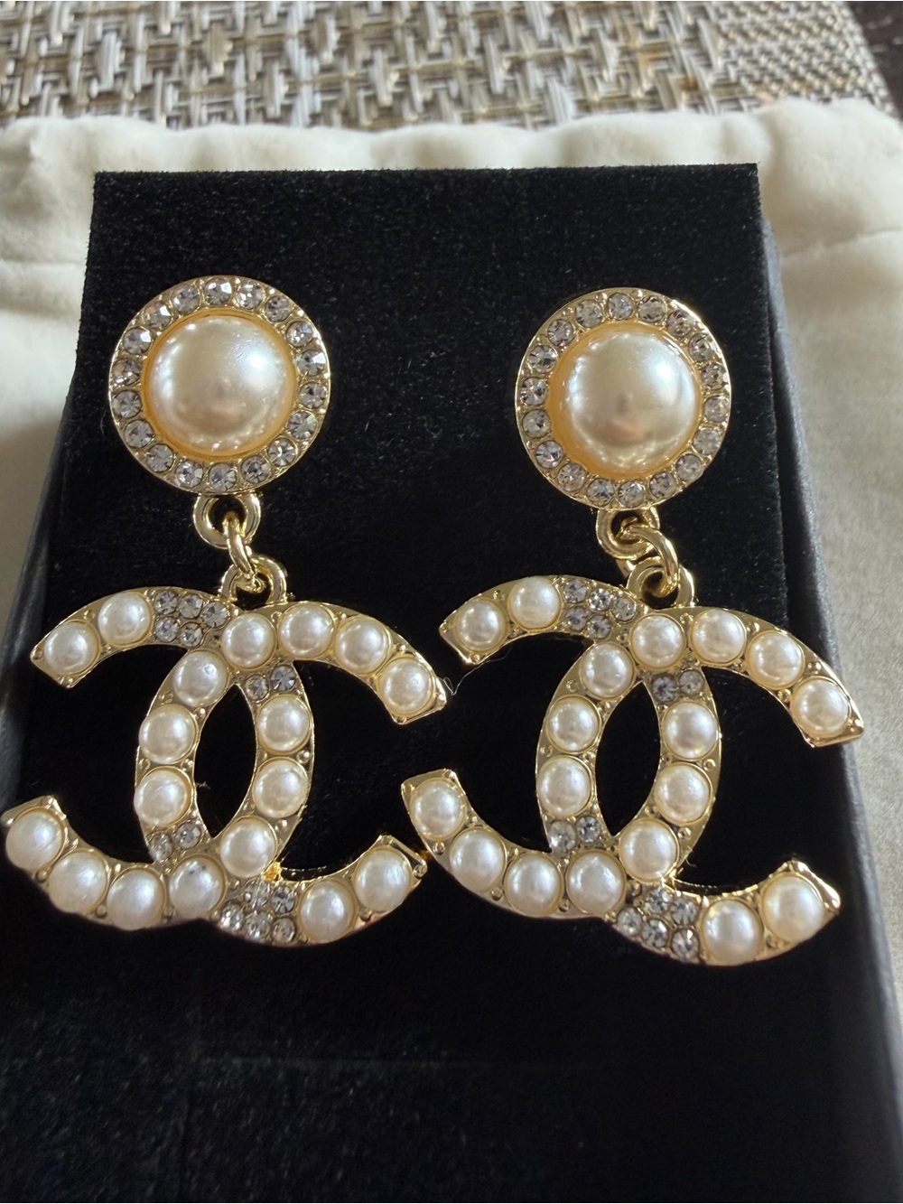 Gold Pearl Drop Earrings - White Pearls